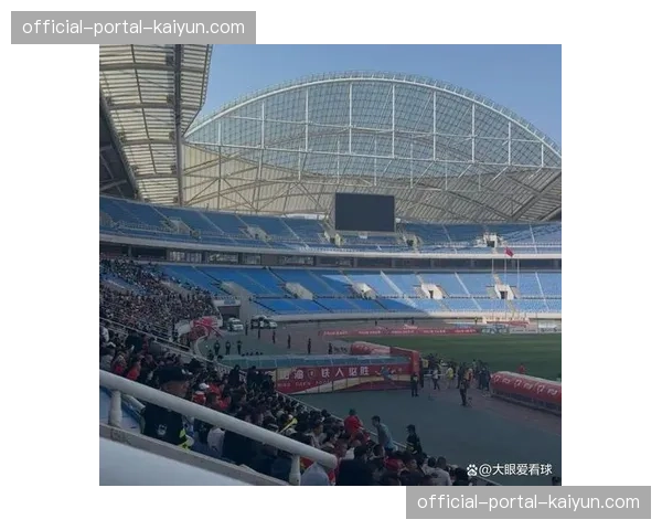 通讯:一座城市的两支球队——沈阳的辽宁与新疆球迷观赛众生相 通讯:一座城市的两支球队——沈阳的辽宁与新疆球迷观赛众生相